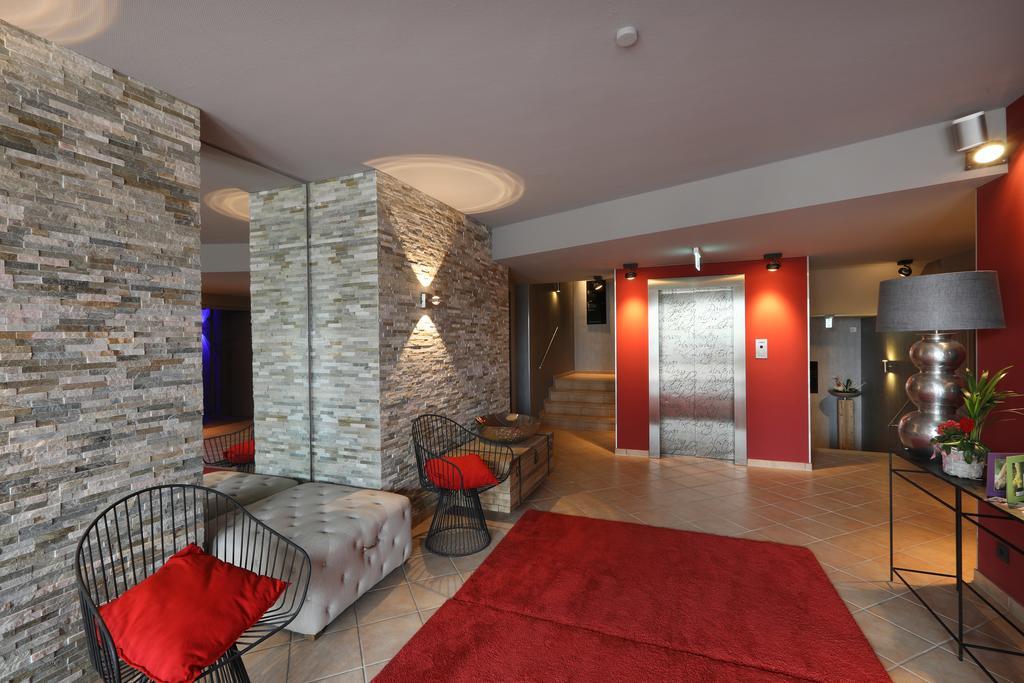 Naegler'S Fine Lounge Hotel Oestrich-Winkel Bagian luar foto