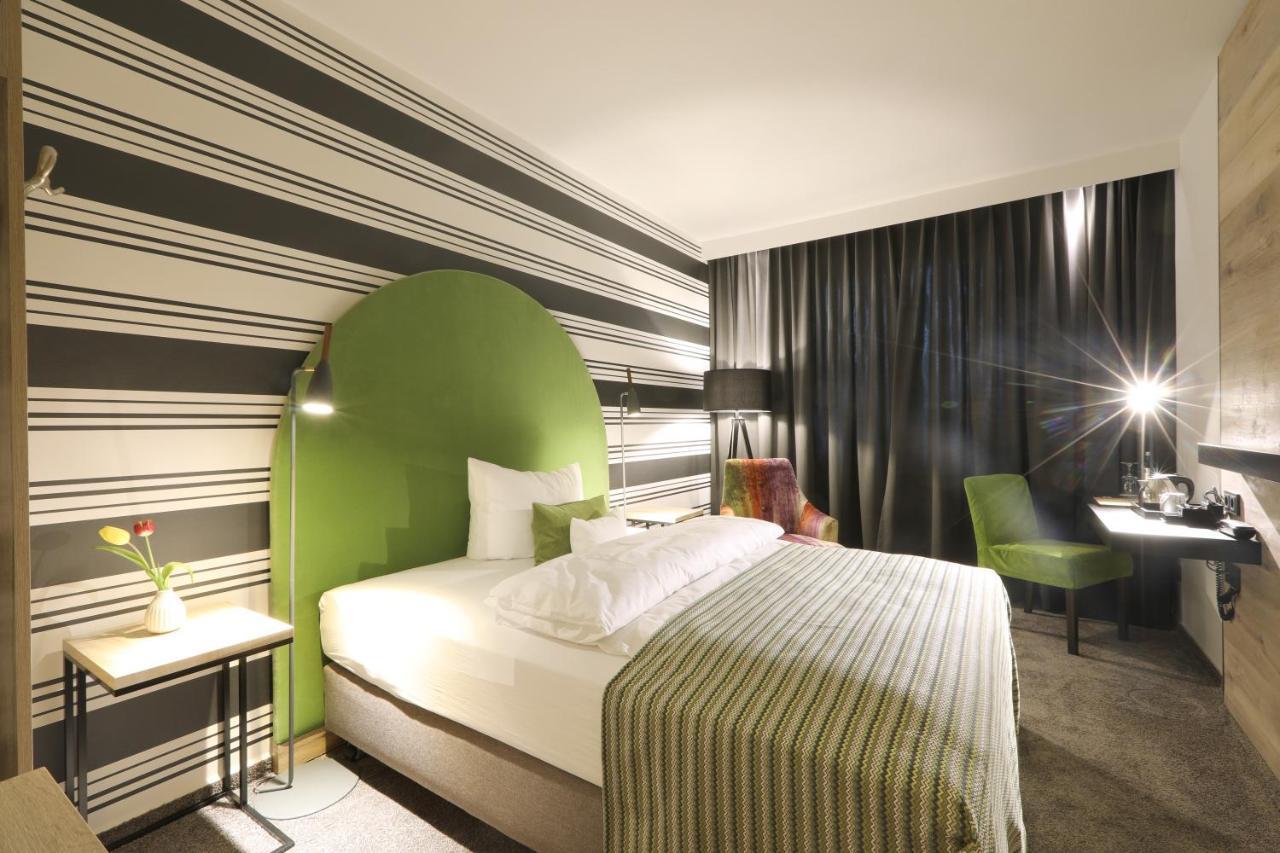 Naegler'S Fine Lounge Hotel Oestrich-Winkel Bagian luar foto